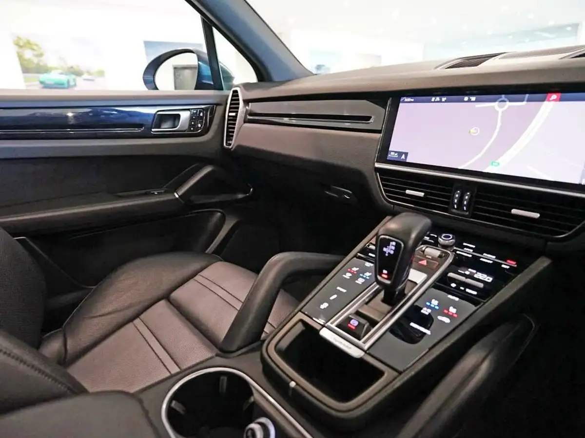 2019-porsche-cayenne-30-v6-coupe-big-38