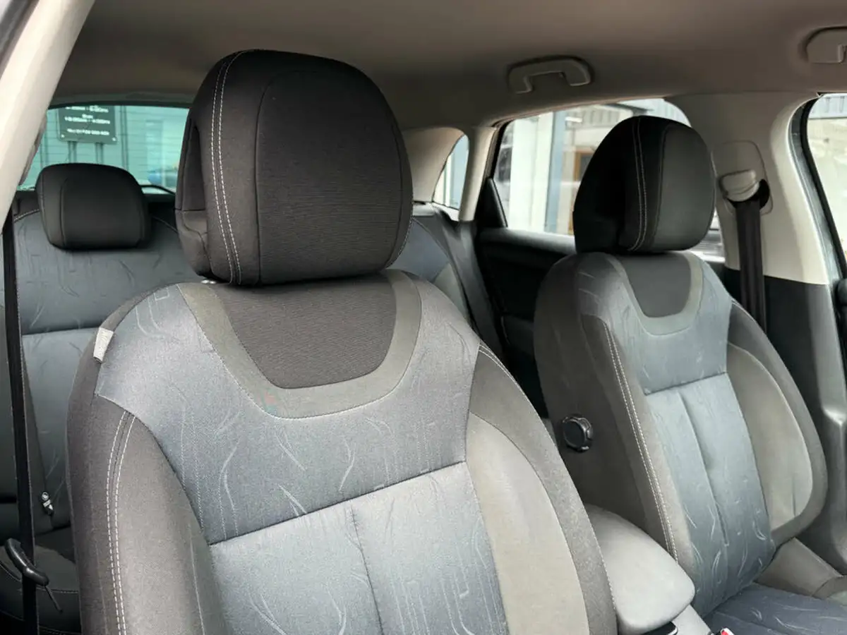 2015-citroen-c4-16td-vtr-big-34
