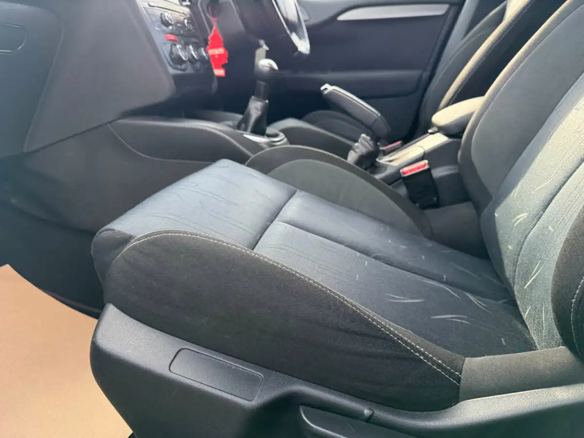 2015-citroen-c4-16td-vtr-big-58