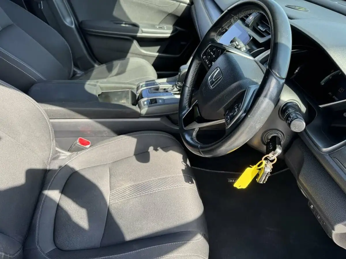 2017-honda-civic-10-vtec-turbo-sr-cvt-big-11