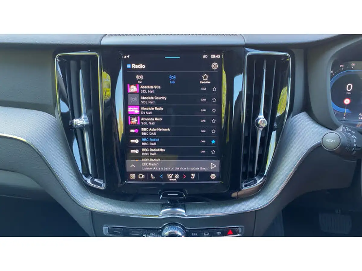 2024-volvo-xc60-20-b5-plus-big-29