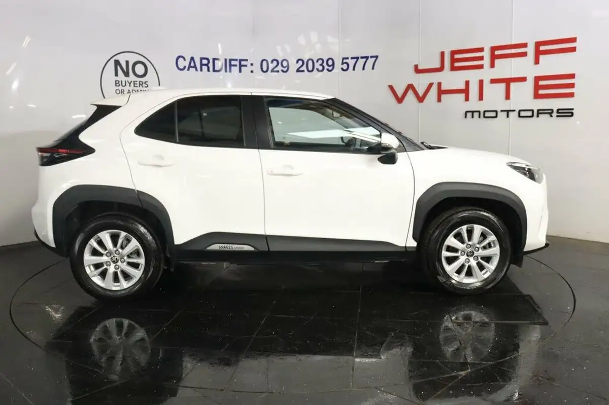 2022-toyota-yaris-cross-15-vvt-i-icon-big-5