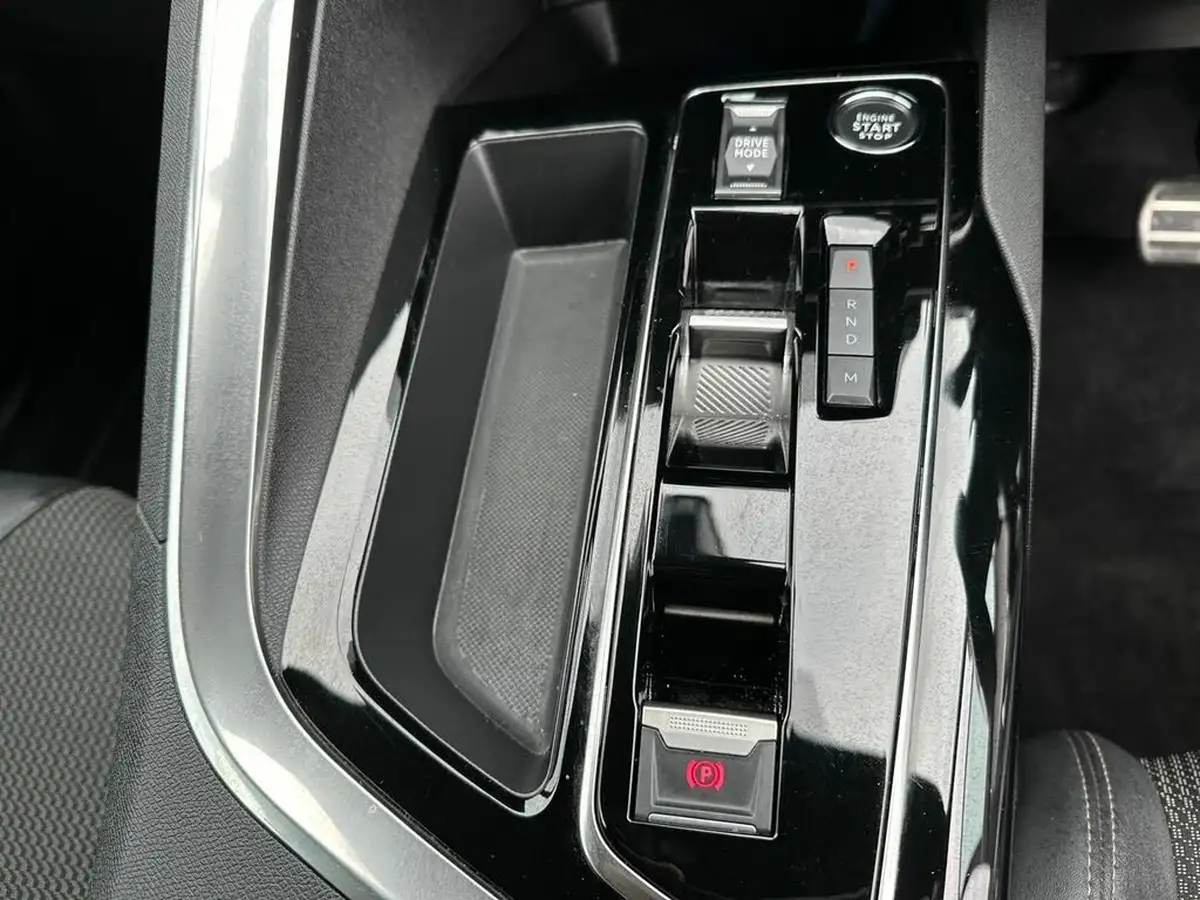 2023-peugeot-3008-suv-12-puretech-gt-130bhp-ss-eat8-big-32