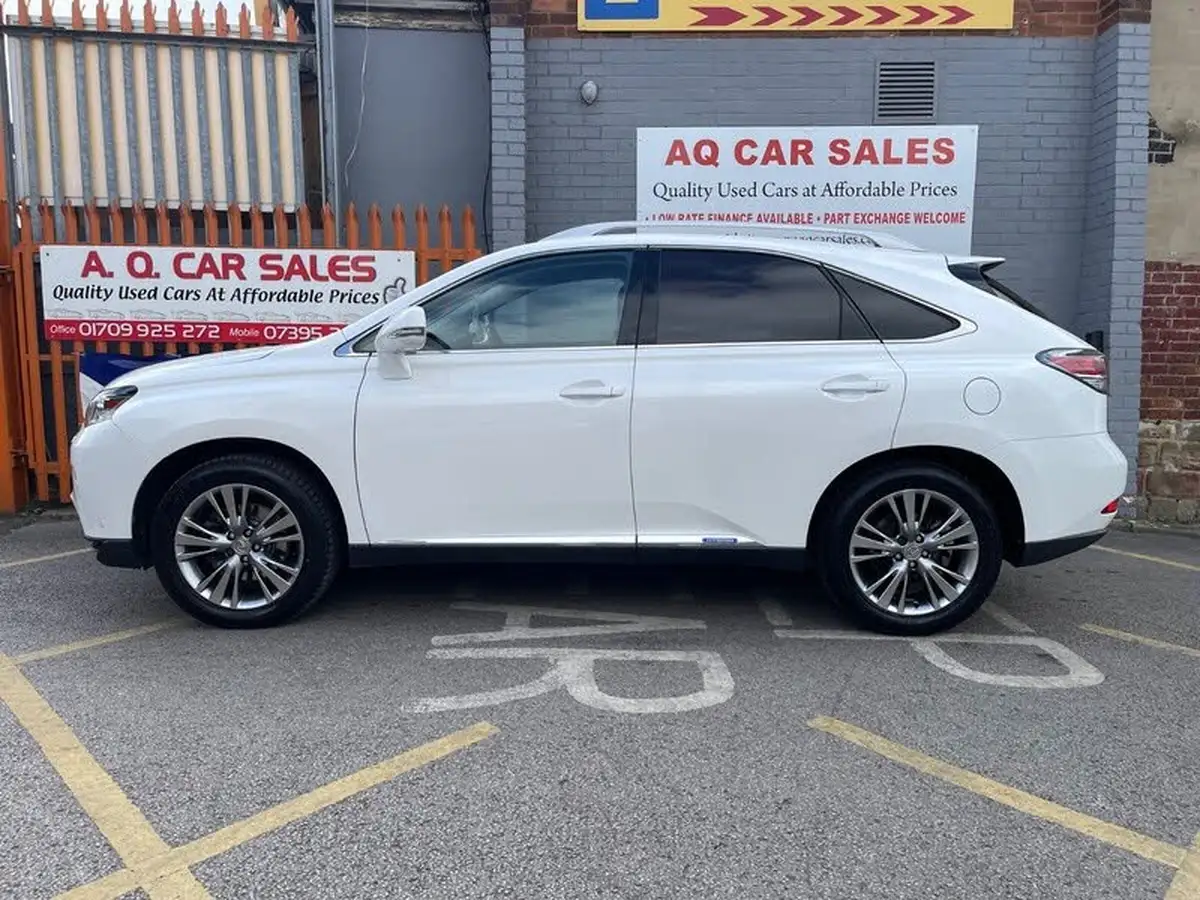 2013-lexus-rx-450h-35-luxury-big-3