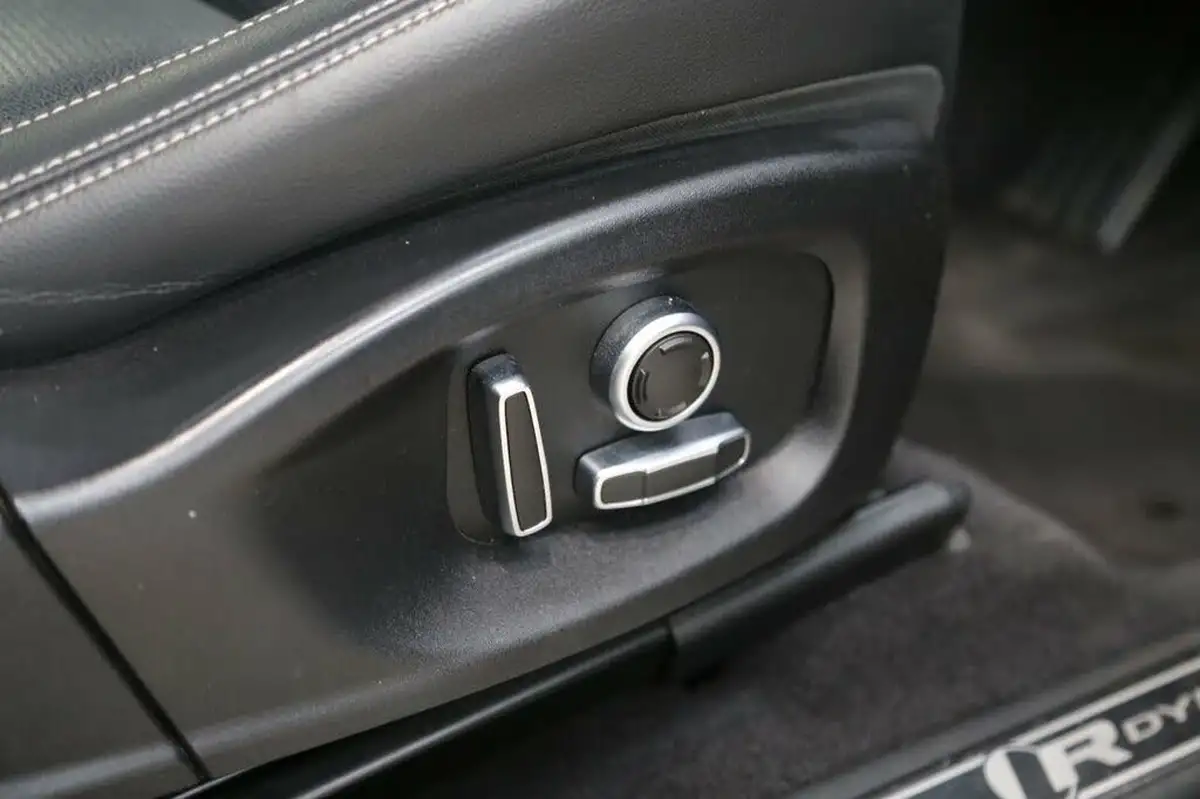2021-jaguar-e-pace-20-d200-r-dynamic-se-big-33