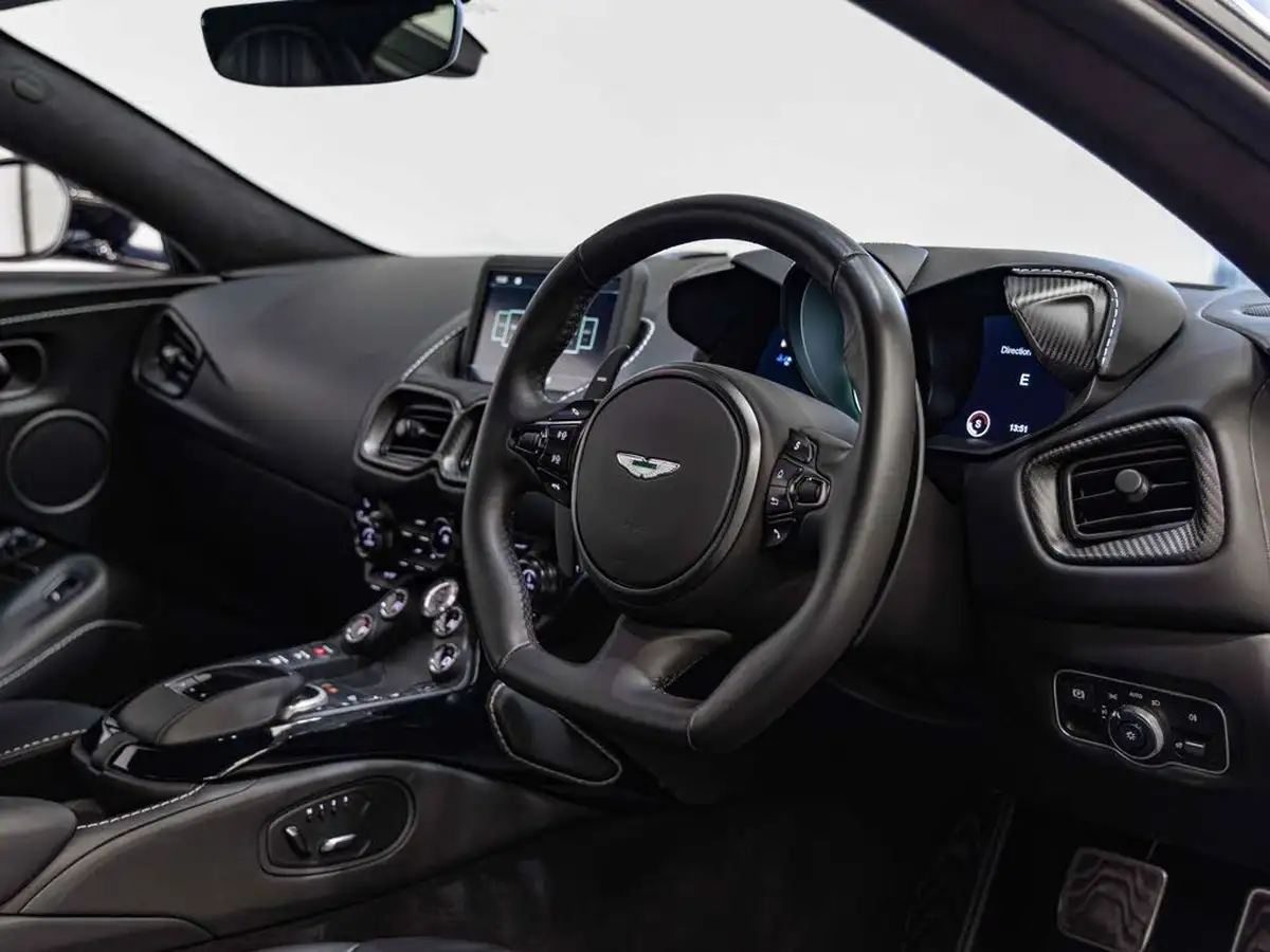2019-aston-martin-vantage-40-v8-vantage-big-7