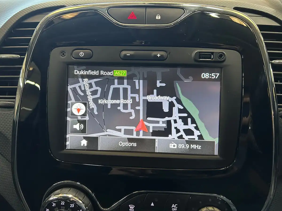 2015-renault-captur-09-dynamique-big-18