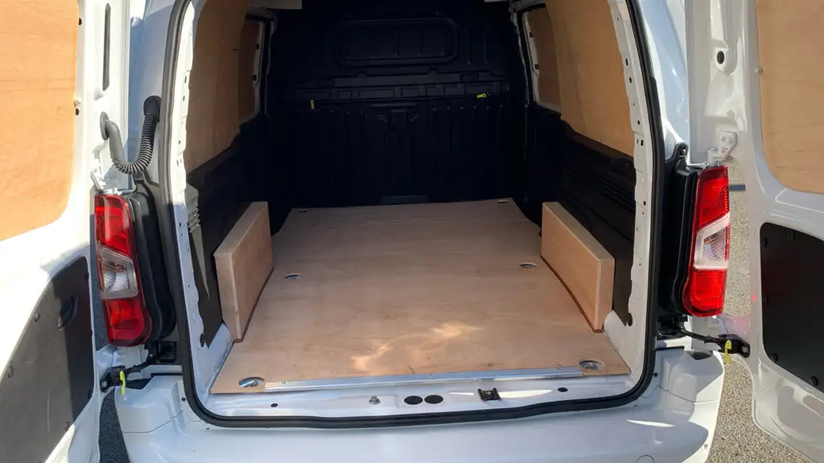 2024-citroen-berlingo-15-bluehdi-950-driver-edition-130pseu6d-eat8-big-18