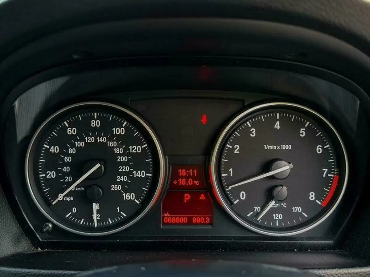 2009-bmw-3-series-30-330i-m-sport-convertible-2d-auto-big-37