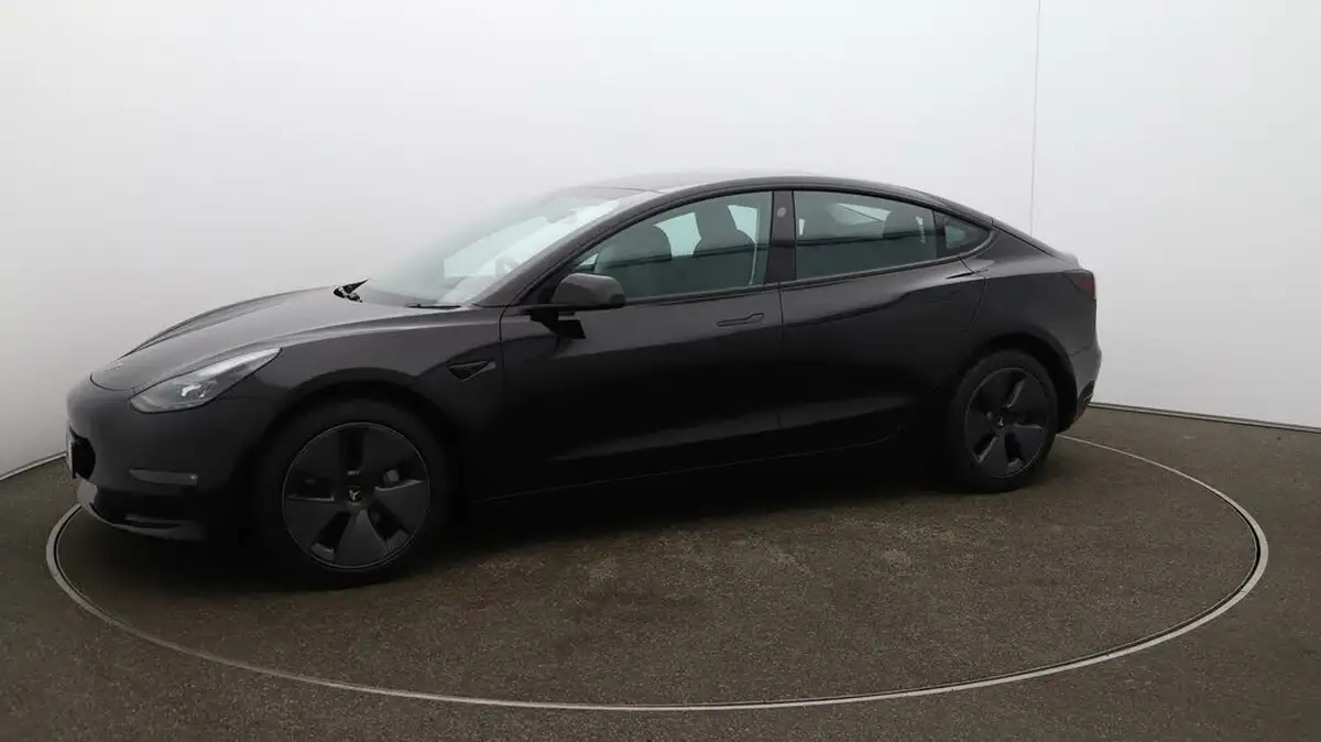 2022-tesla-model-3-e-long-range-big-66