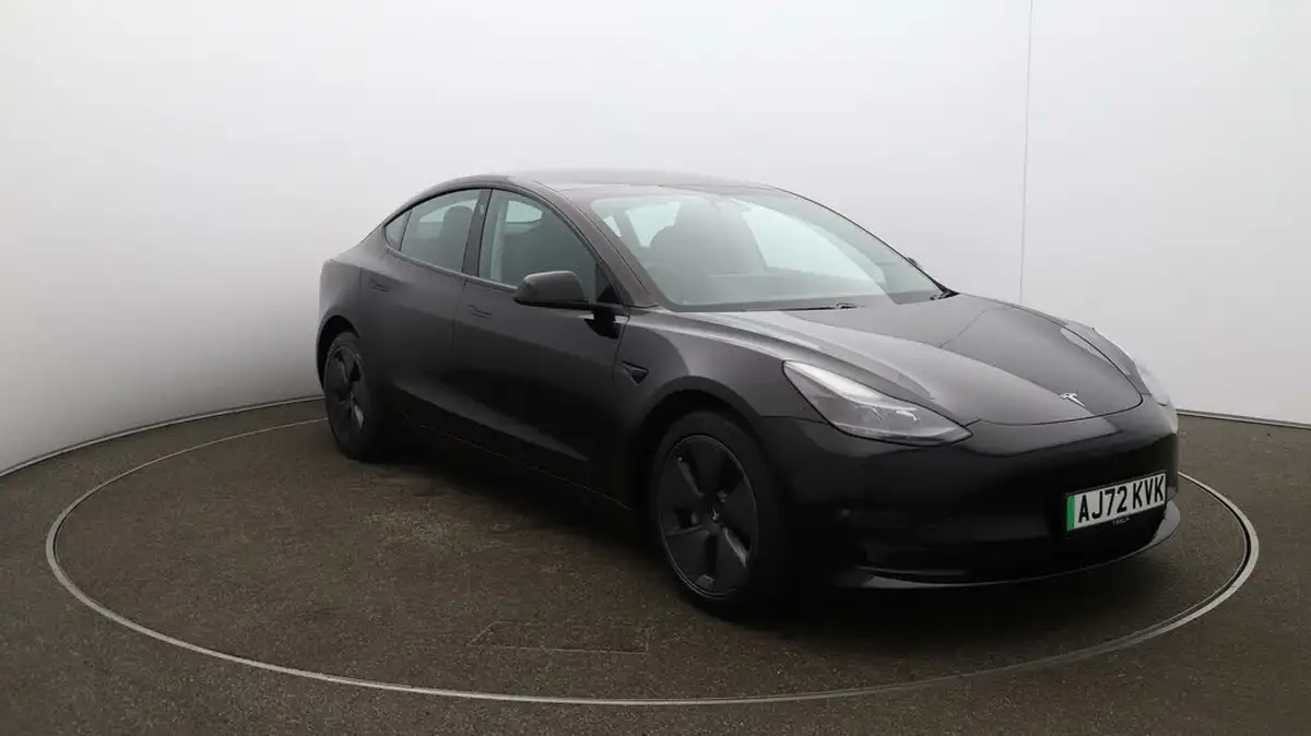 2022-tesla-model-3-e-long-range-big-42