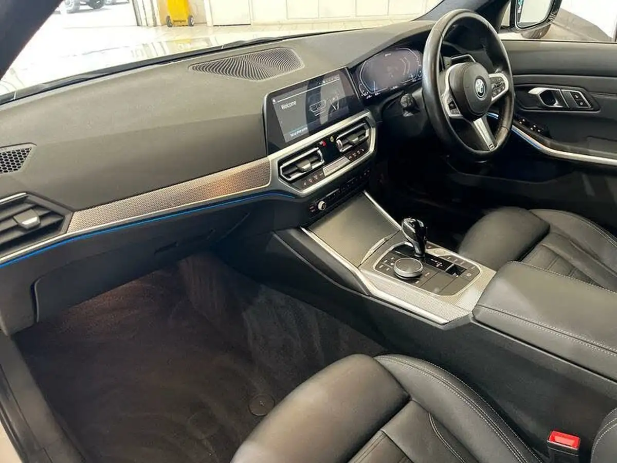 2021-bmw-3-series-20-330e-m-sport-touring-5d-big-10