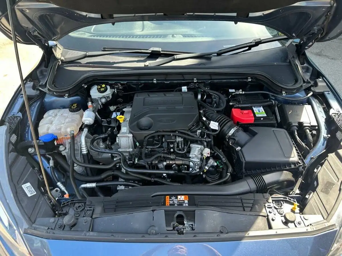 2018-ford-focus-10t-st-line-x-125ps-hatchback-big-43