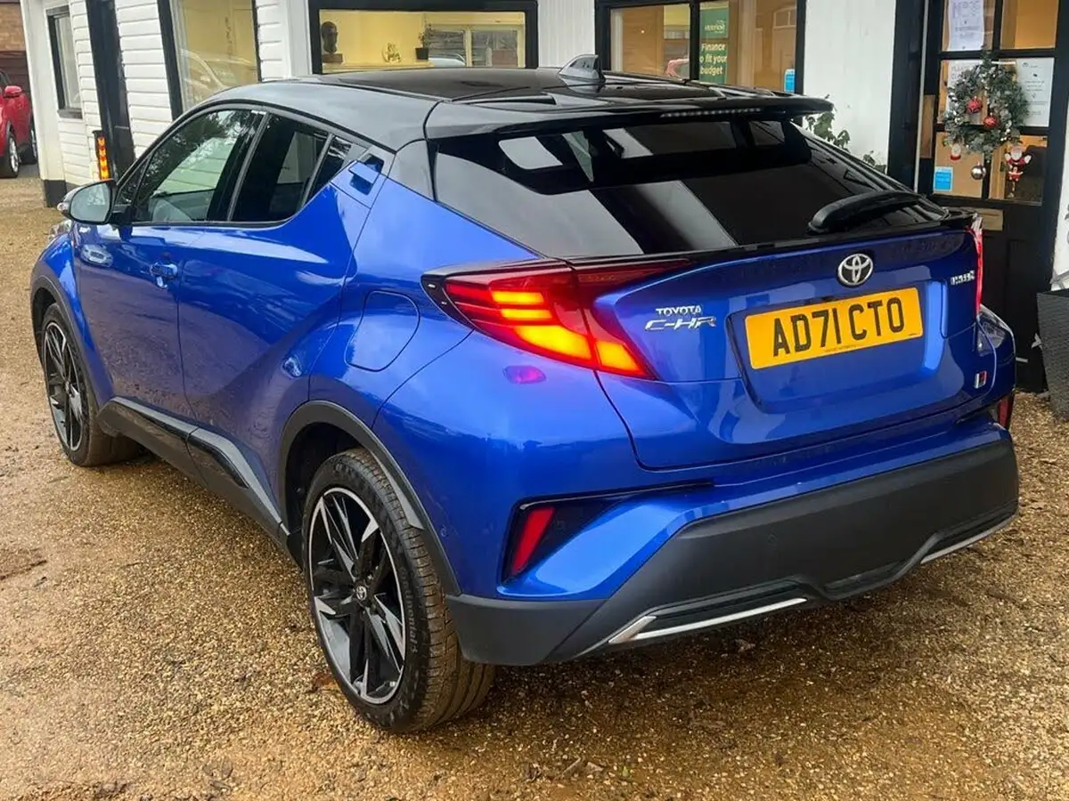 2022-toyota-c-hr-18-vvt-i-gr-sport-big-15