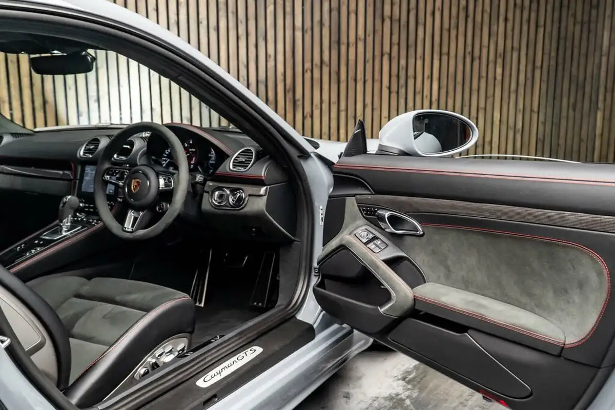 2024-porsche-cayman-718-40-cayman-gts-40-pdk-big-30