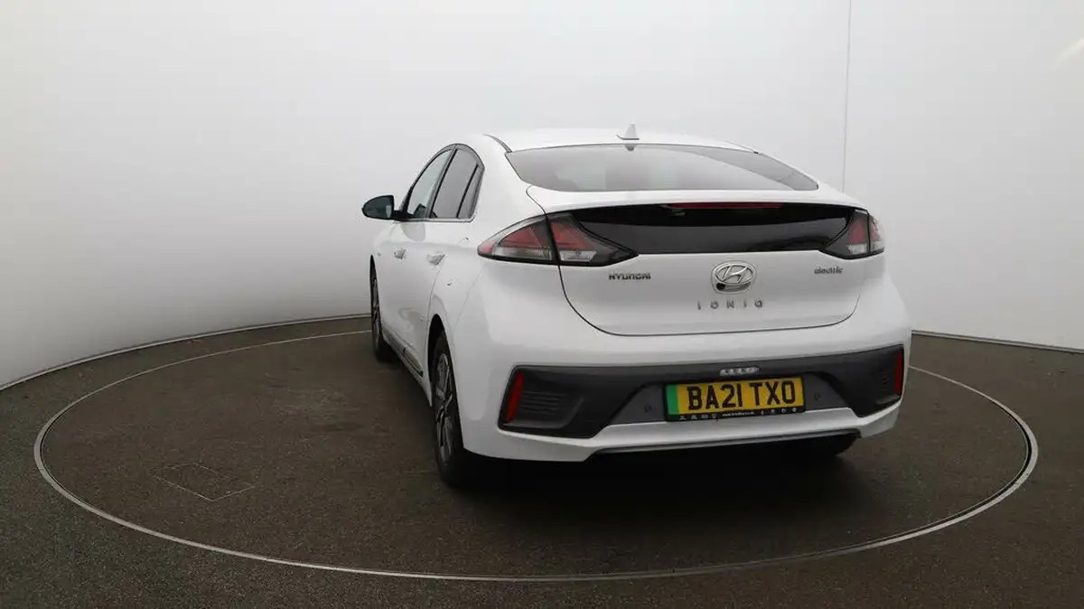2021-hyundai-ioniq-e-premium-se-electric-100kw-big-52