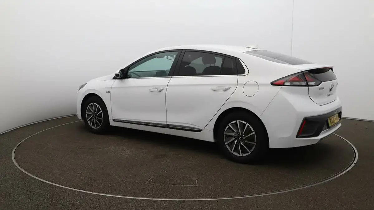 2021-hyundai-ioniq-e-premium-se-electric-100kw-big-28