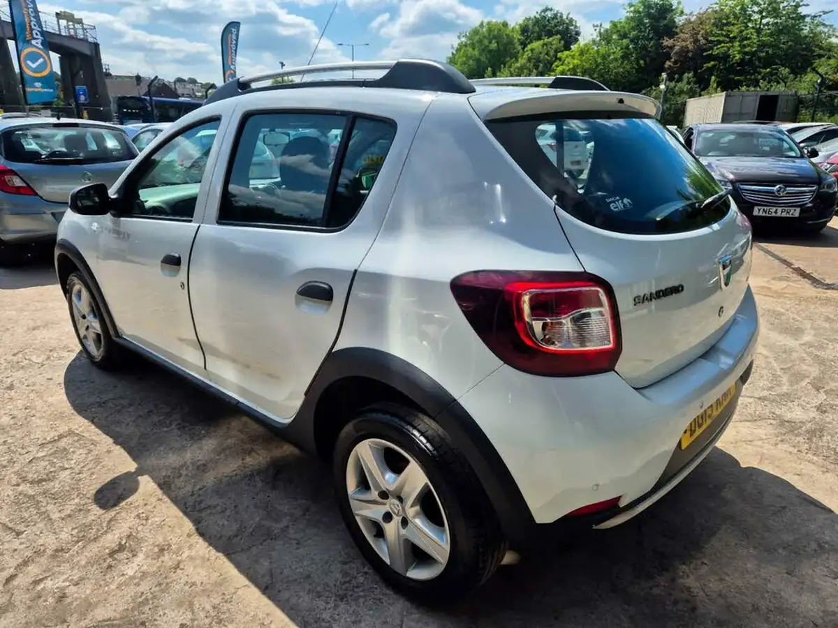 2015-dacia-sandero-stepway-15d-laureate-big-3
