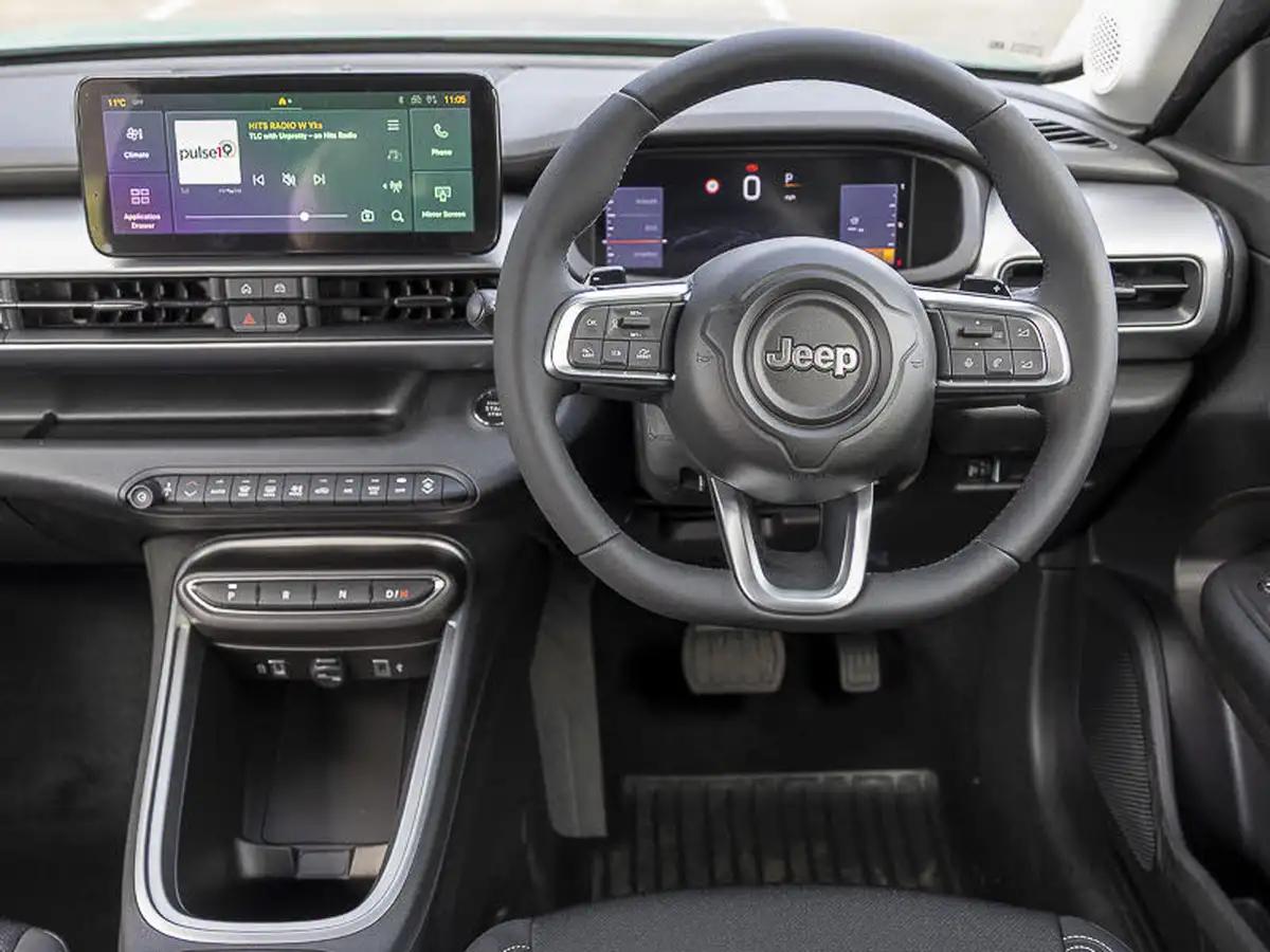 2025-jeep-avenger-12-gse-altitude-e-hybrid-48v-auto-big-11