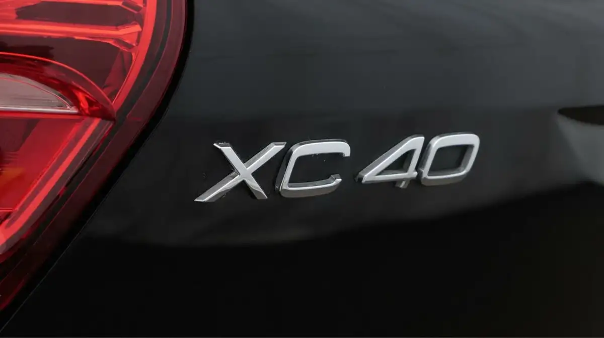 2021-volvo-xc40-15-t5-r-design-pro-262bhp-big-20