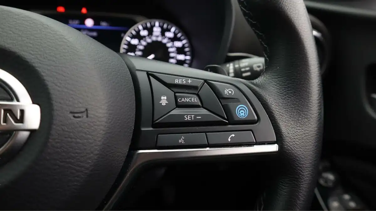 2021-nissan-juke-10-dig-t-tekna-dct-big-25