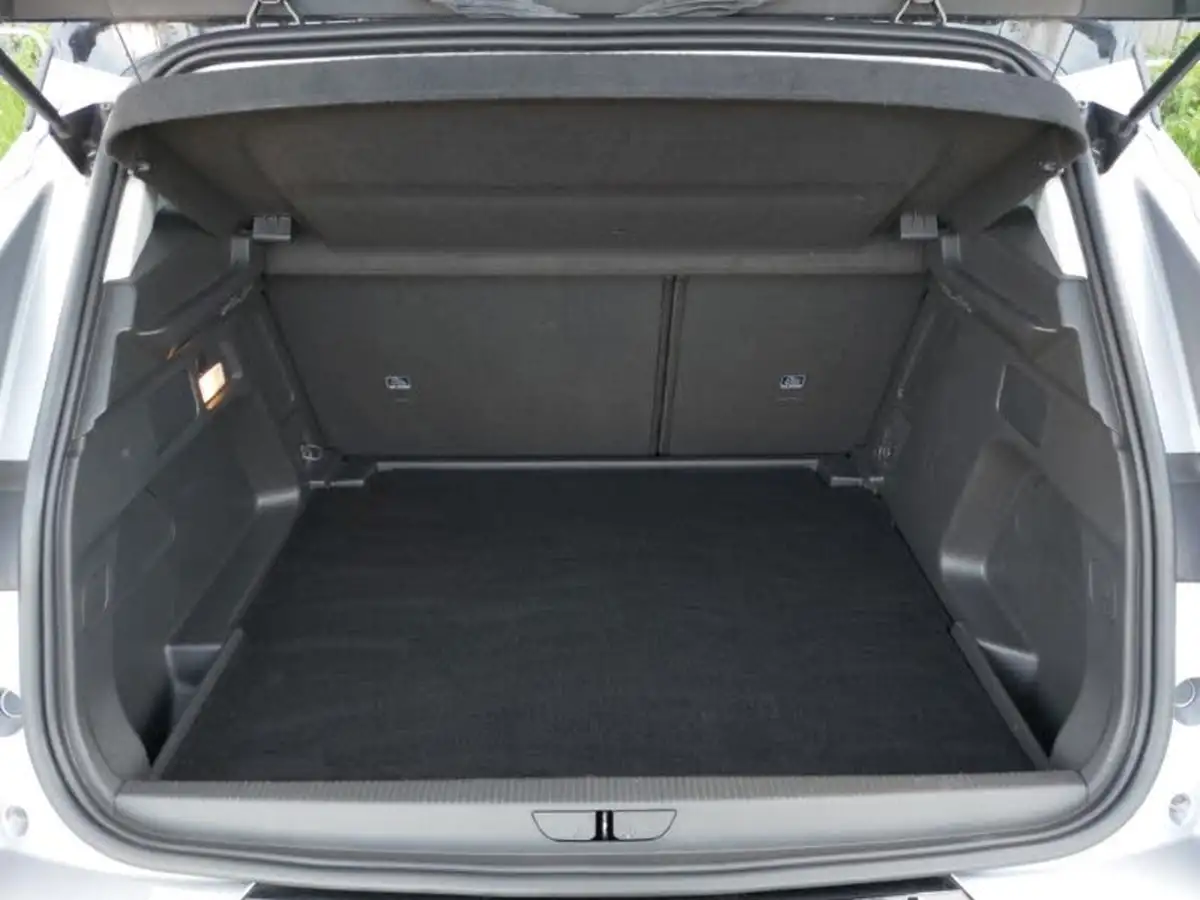 2022-vauxhall-grandland-12-gs-line-auto-big-7