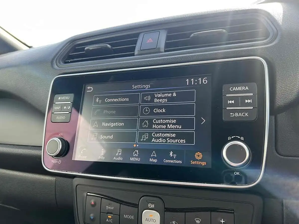 2021-nissan-leaf-e-acenta-big-38