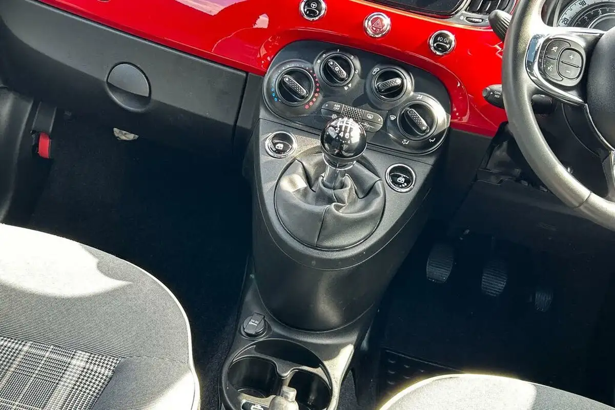 2020-fiat-500-10-lounge-big-10