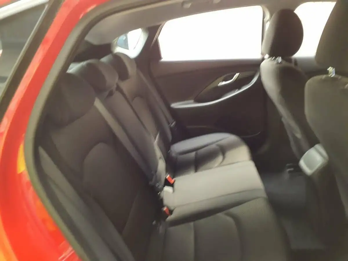 2019-hyundai-i30-14-t-gdi-se-nav-isg-fastback-big-5