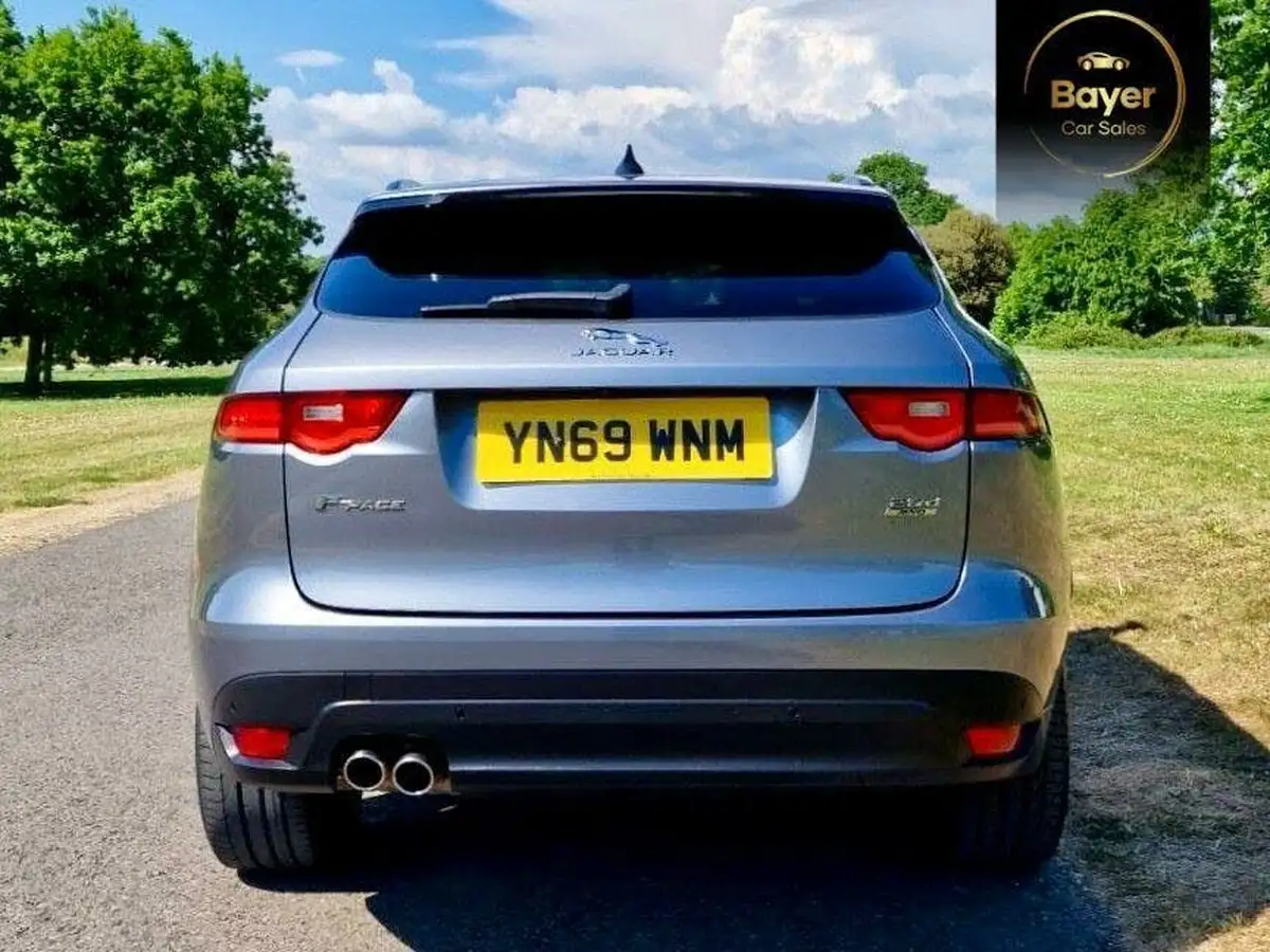 2019-jaguar-f-pace-20-i4d-chequered-flag-180ps-big-19