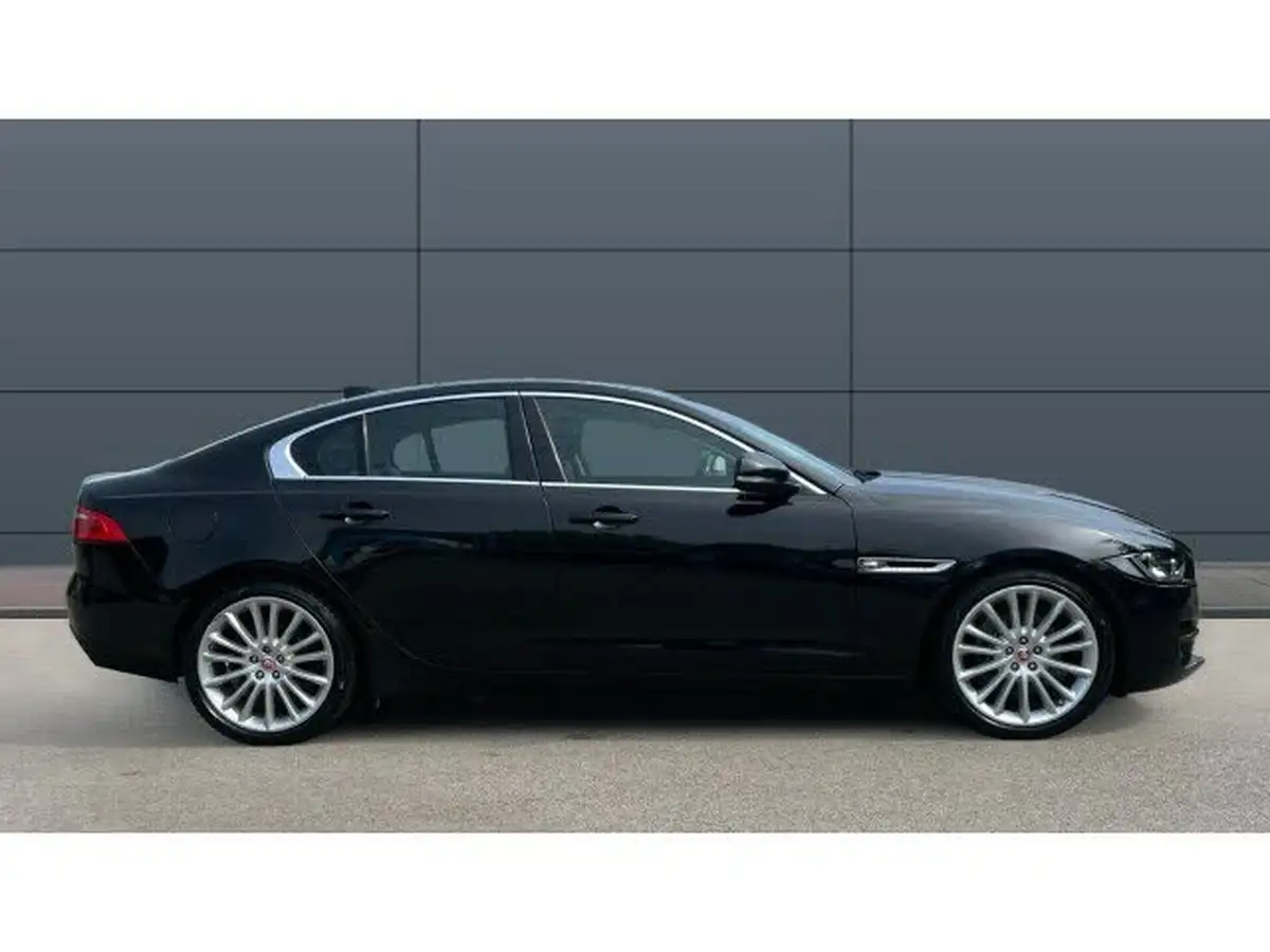 2017-jaguar-xe-20d-portfolio-180ps-ss-1999cc-auto-big-4