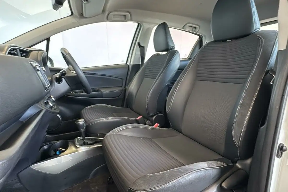 2014-toyota-yaris-15-vvt-i-excel-hybrid-big-11