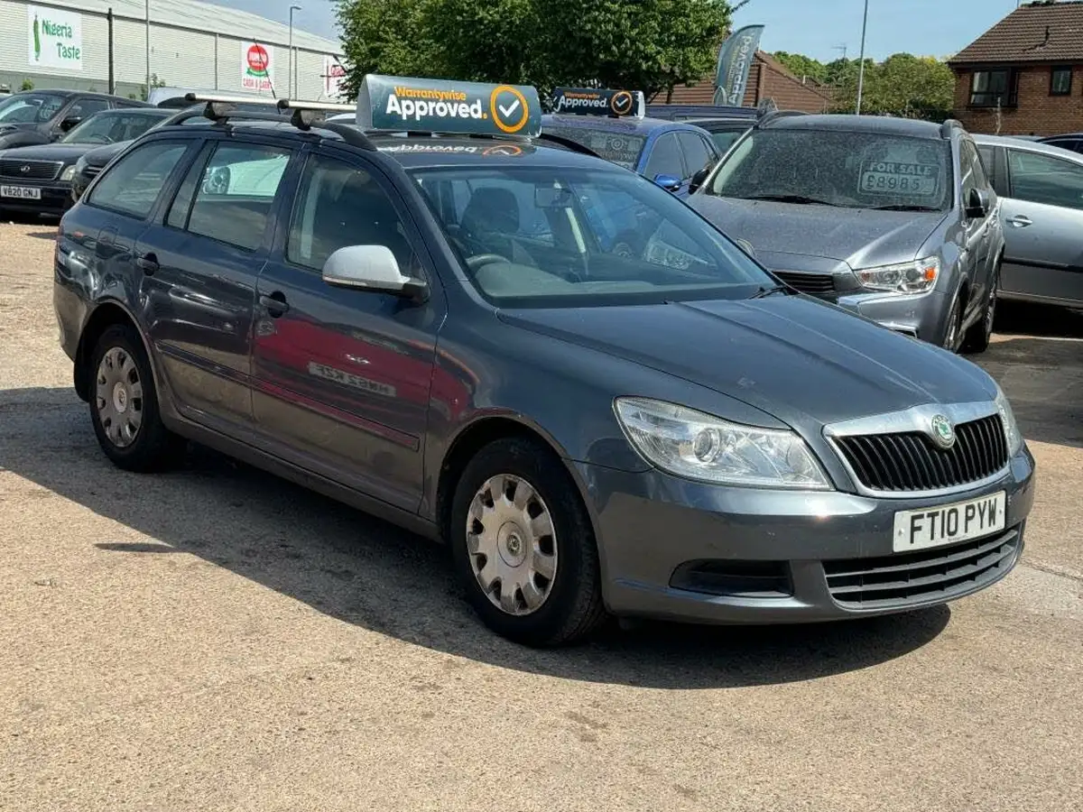 2010-skoda-octavia-19td-s-estate-dsg-big-18