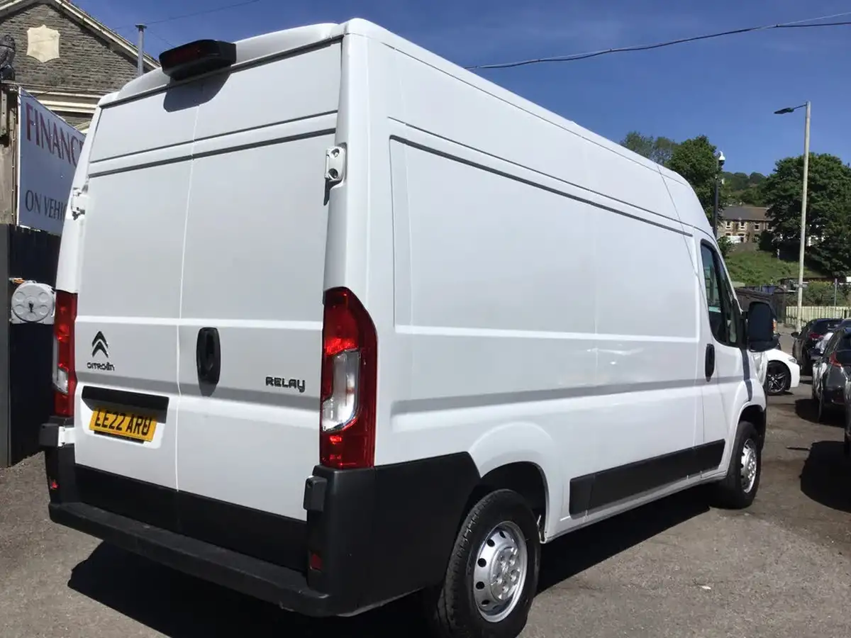 2022-citroen-relay-22bluehdi-35-l2h2-enterprise-big-2