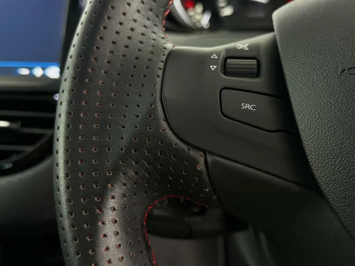 2018-peugeot-208-12-puretech-gt-line-eat6-big-21