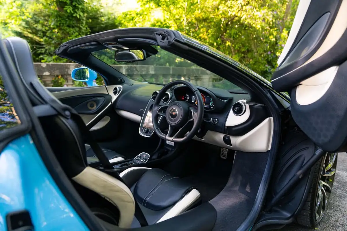 2018-mclaren-570s-38-coupe-big-21