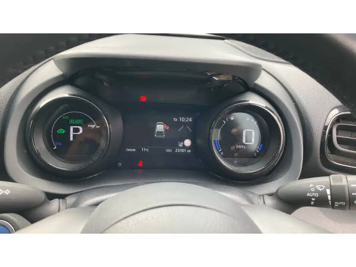 2022-toyota-yaris-15-vvt-i-dynamic-big-8