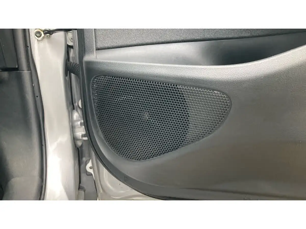 2022-toyota-yaris-15-vvt-i-dynamic-big-32