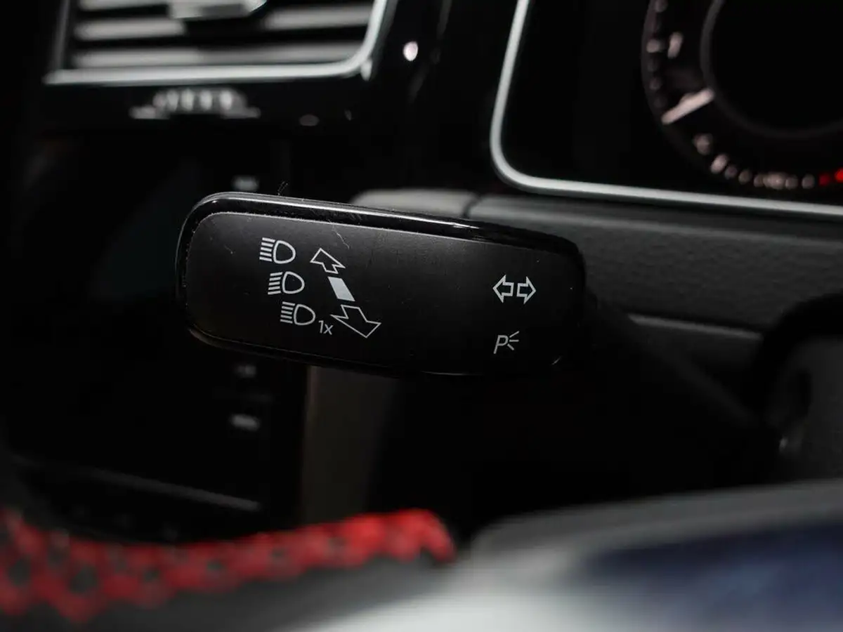 2019-volkswagen-golf-20-tsi-gti-performance-5d-big-37