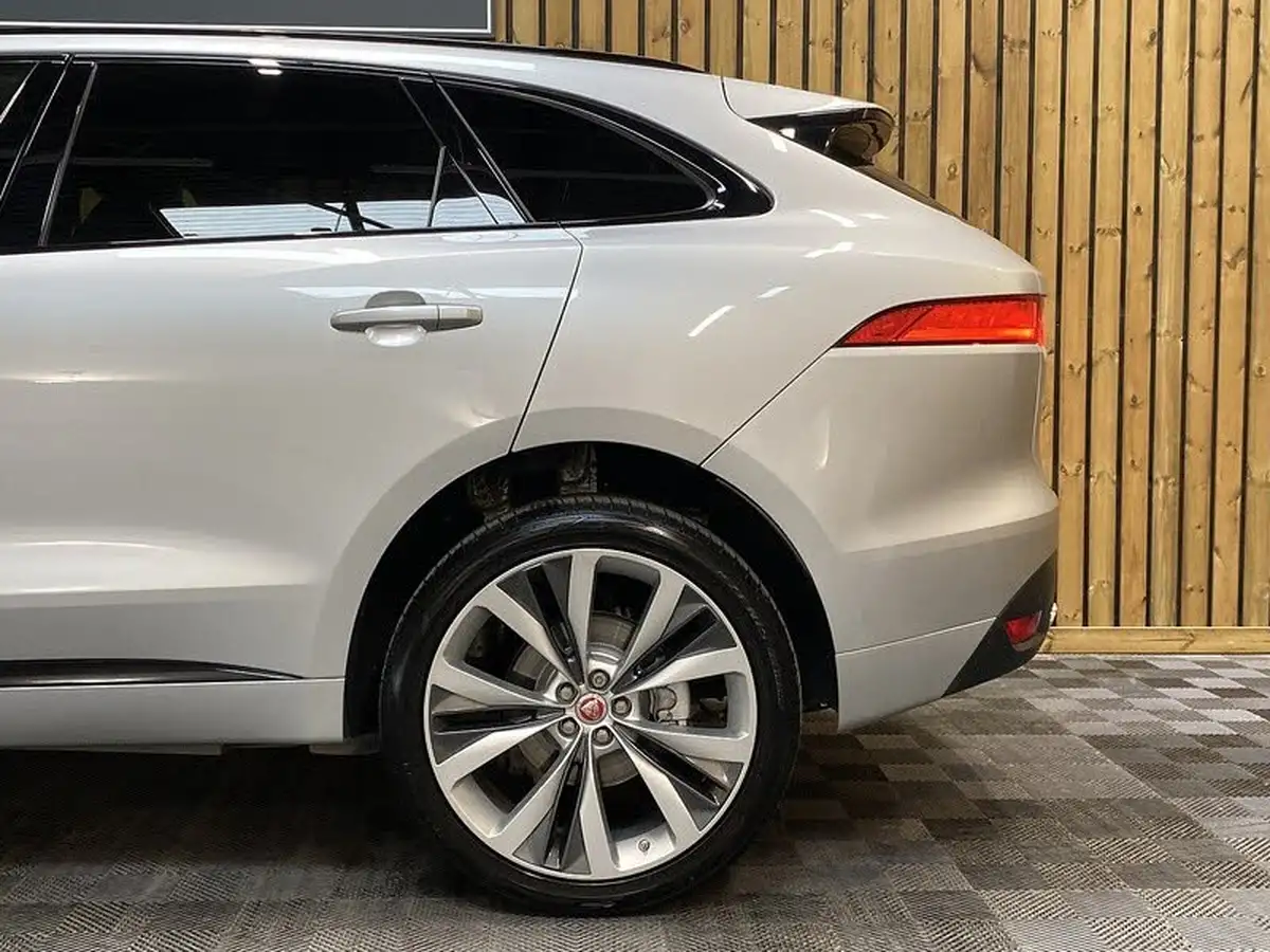 2018-jaguar-f-pace-20-i4d-r-sport-180ps-awd-auto-big-54