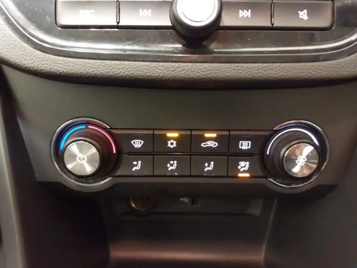 2023-mg-mg3-15-vti-tech-exclusive-nav-big-12