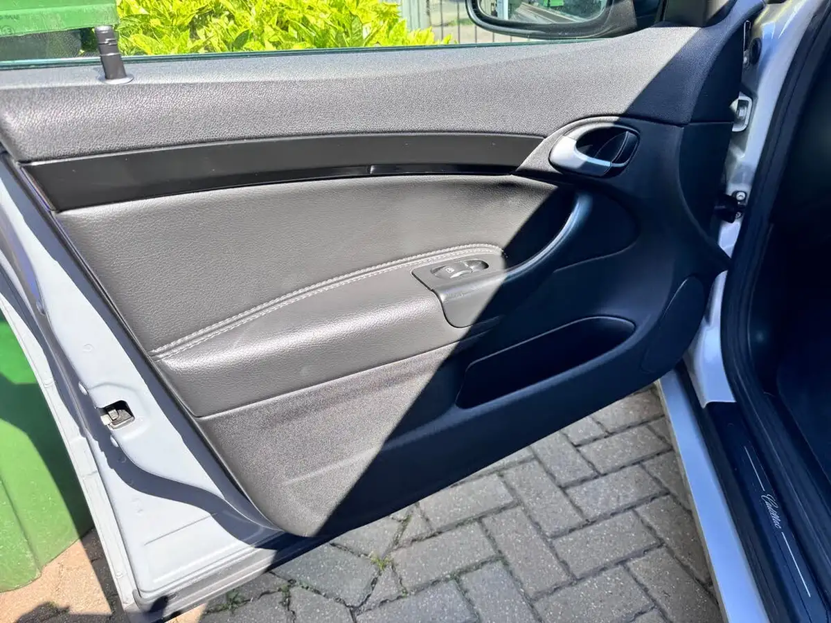 2009-cadillac-bls-20-elegance-175ps-saloon-4d-auto-big-58