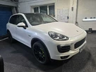 2015-porsche-cayenne-30-s-e-hybrid-small-0