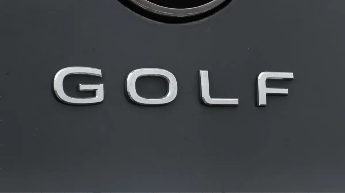 2022-volkswagen-golf-15-tsi-life-150ps-hatchback-big-21