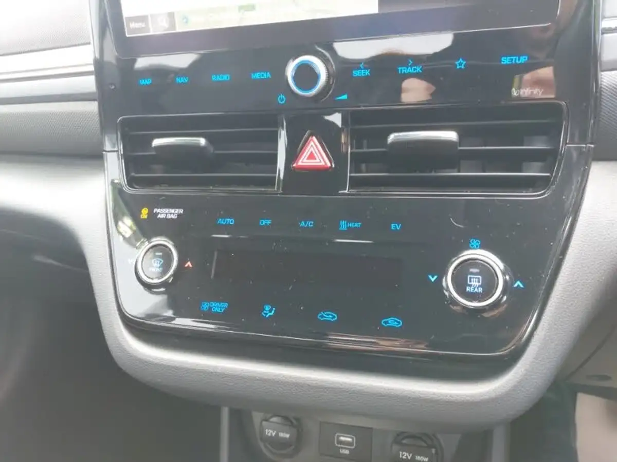 2020-hyundai-kona-e-premium-136ps-39kwh-big-17