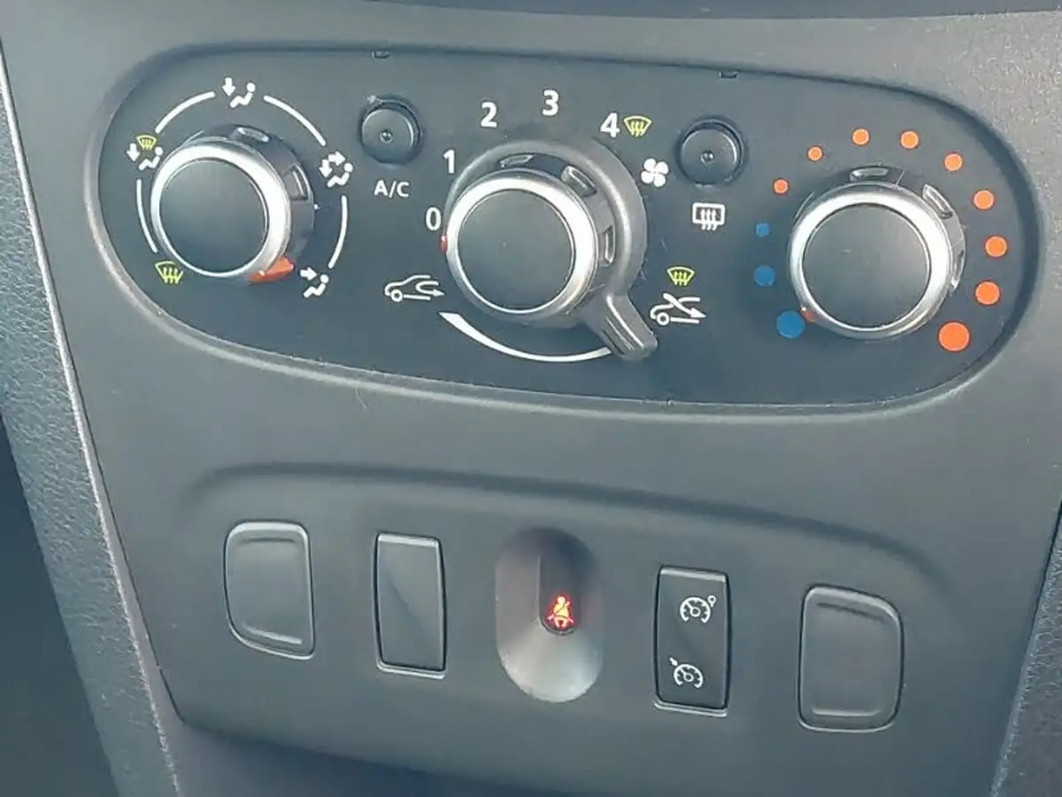 2020-dacia-sandero-stepway-09-tce-comfort-big-13