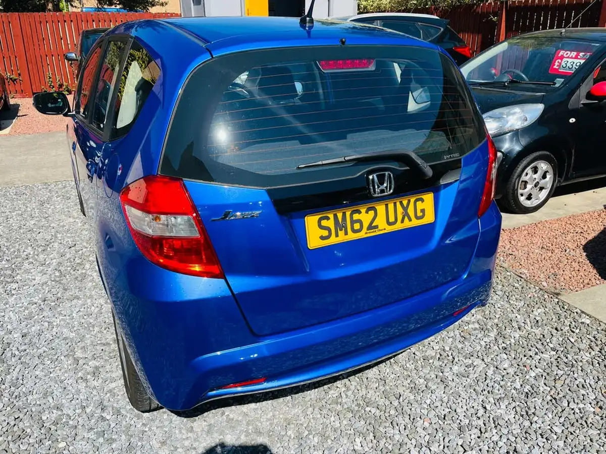 2012-honda-jazz-14-es-big-2