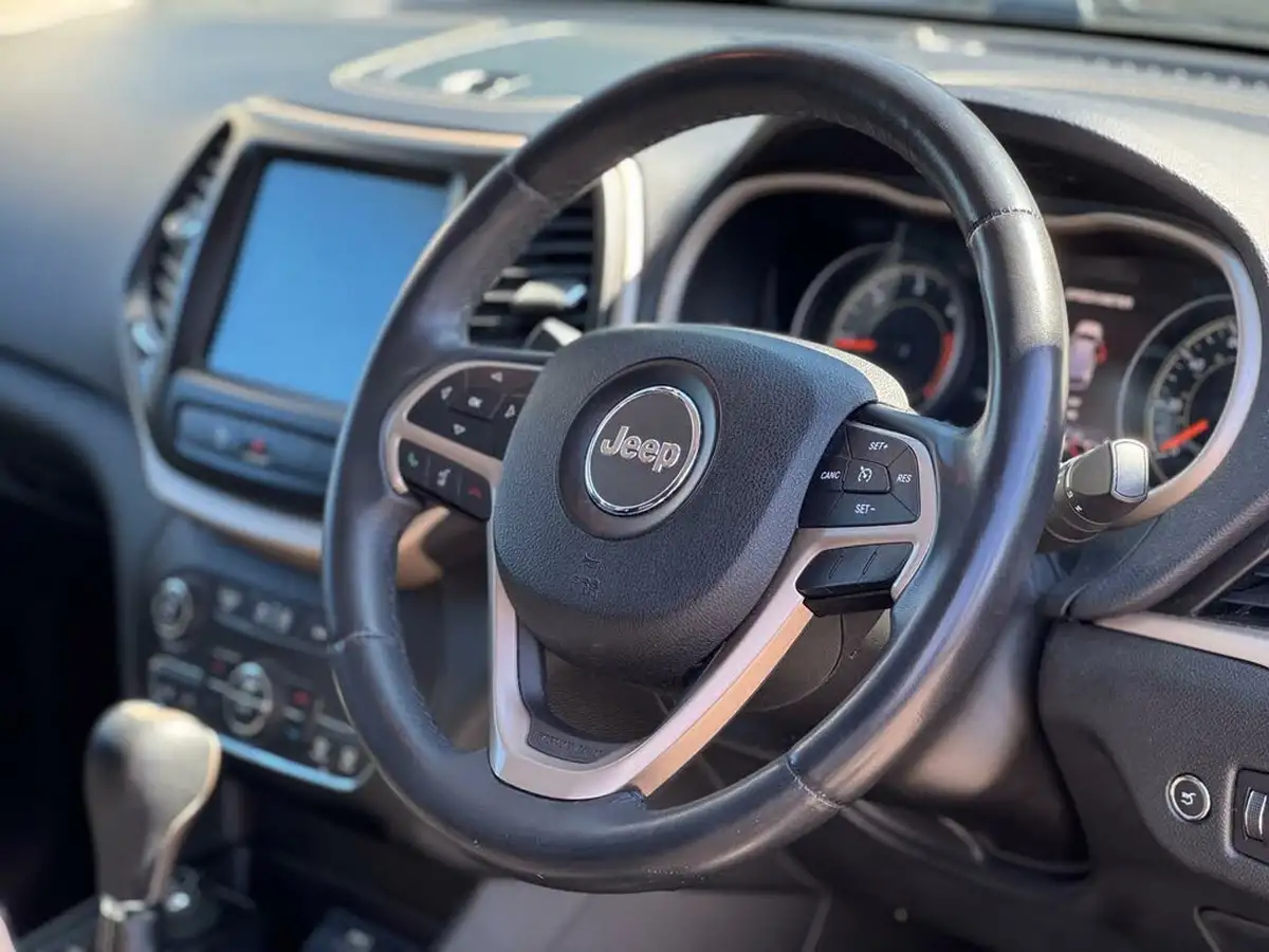 2014-jeep-cherokee-20crd-limited-168bhp-4wd-ss-auto-big-10
