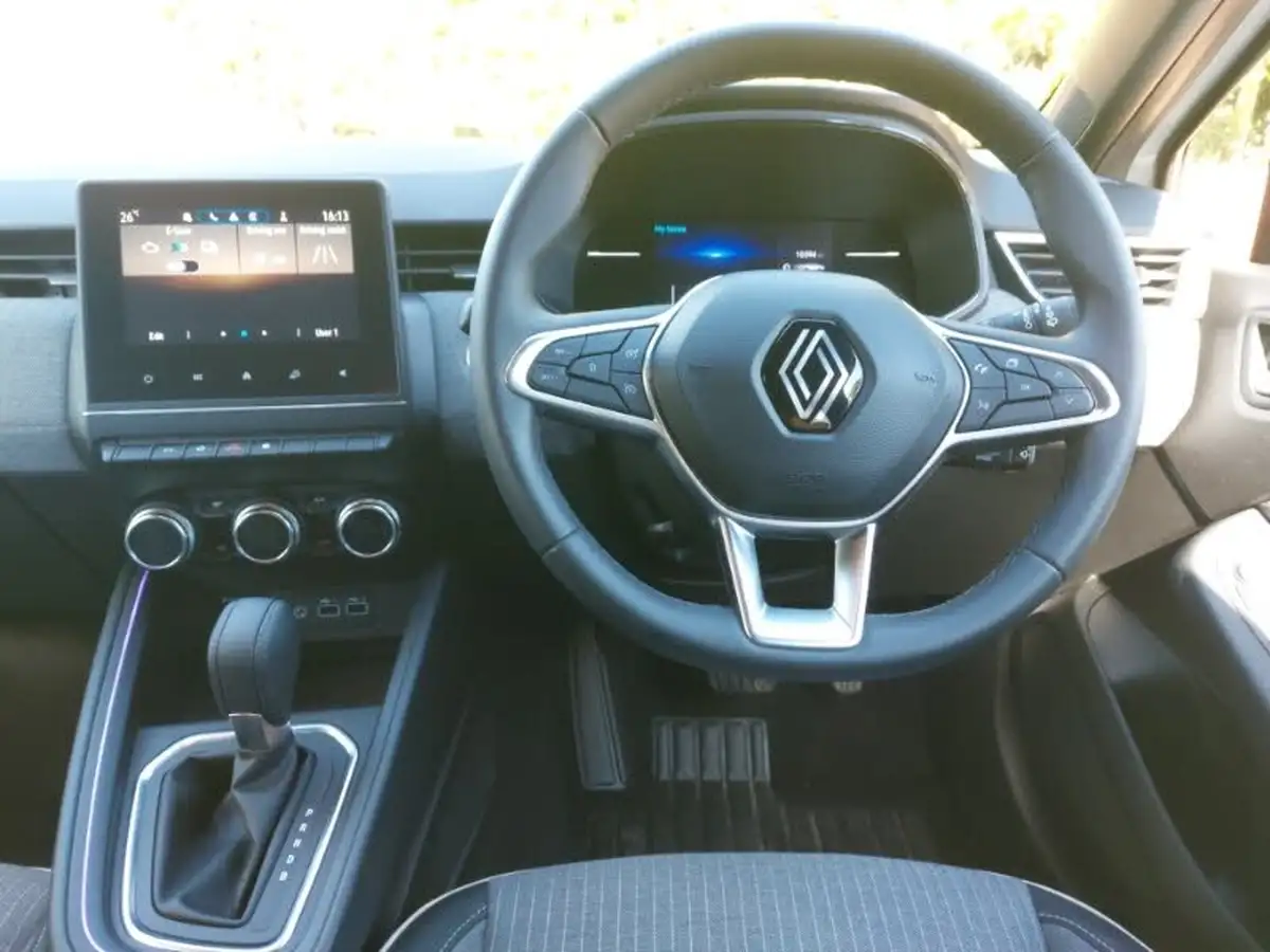 2024-renault-clio-16-techno-big-6