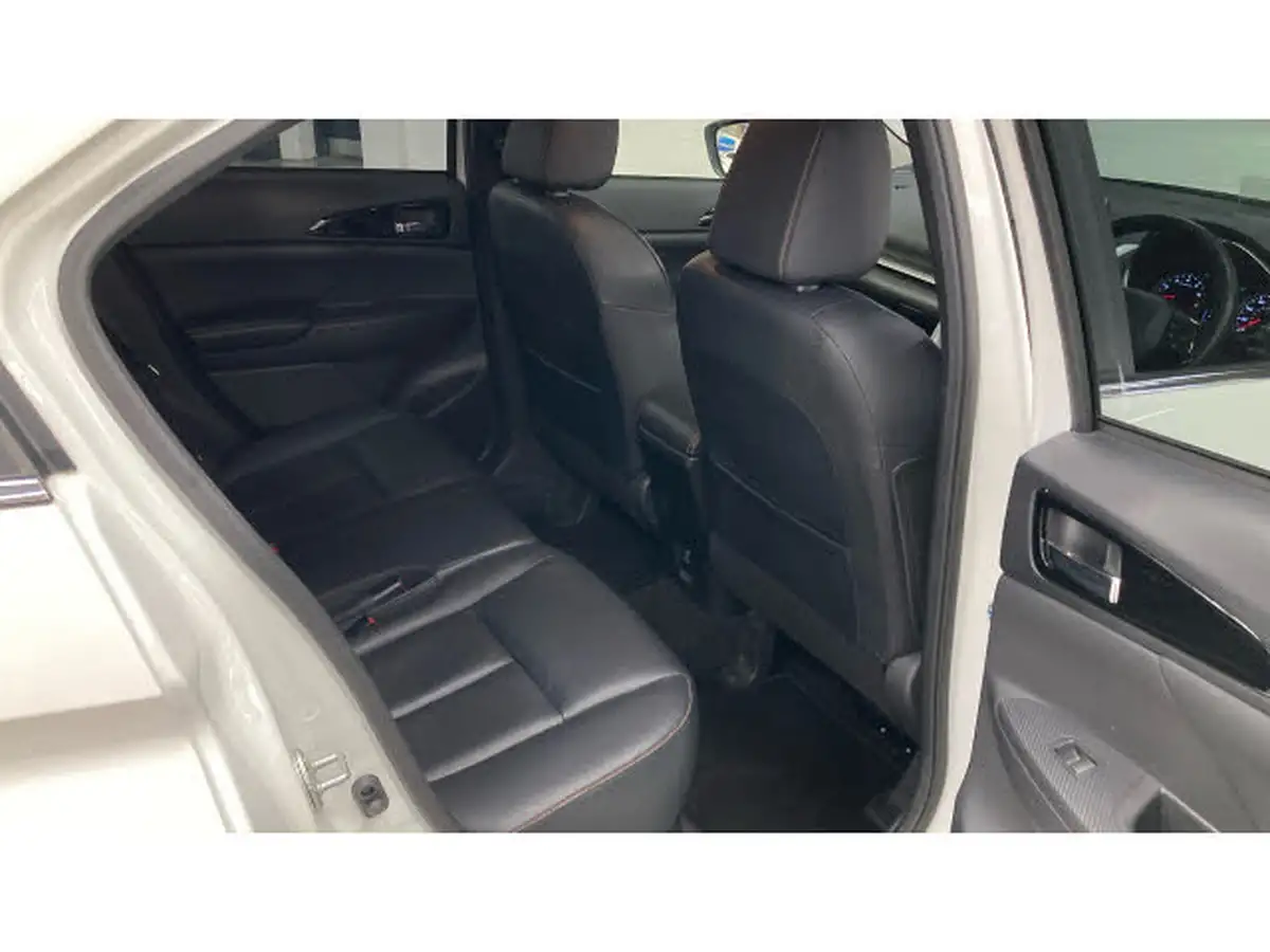 2018-mitsubishi-eclipse-cross-15-4-auto-big-36